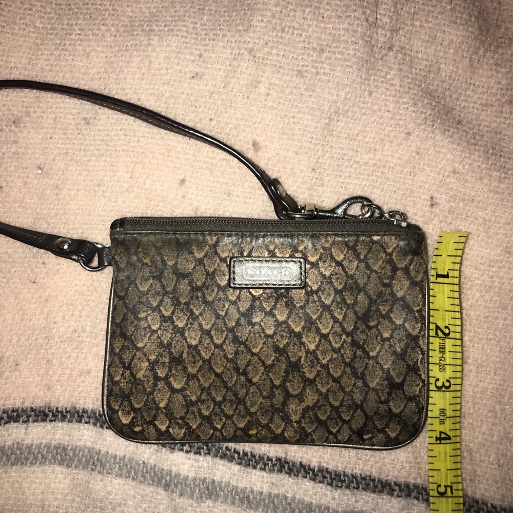 Coach lot - Picture 2 of 13